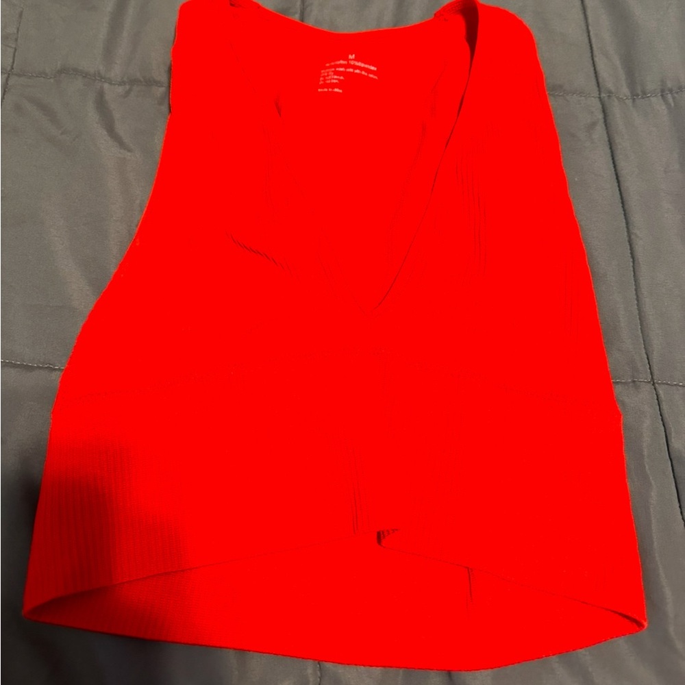 Women’s red Amazon v neck cropped tank top SIZE MEDIUM